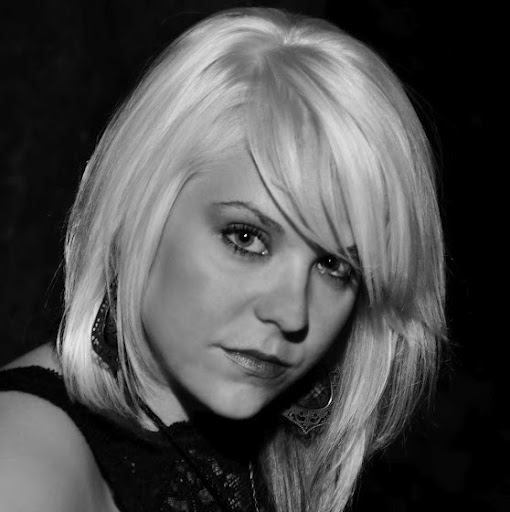 Gretchen Scott Photo 31