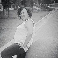 Cassandra Lowe Photo 15
