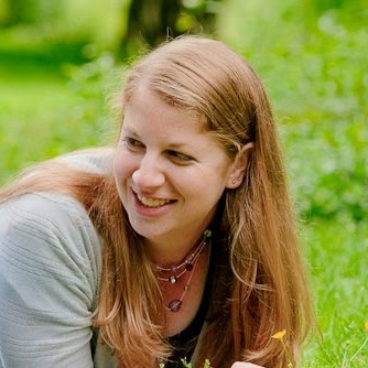Holly Warner Photo 35