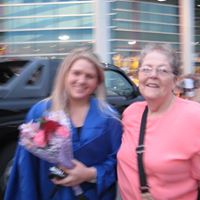 Clara Gray Photo 8