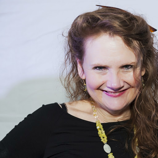 Anna Montgomery Photo 6