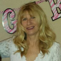 Lori Lowe Photo 35