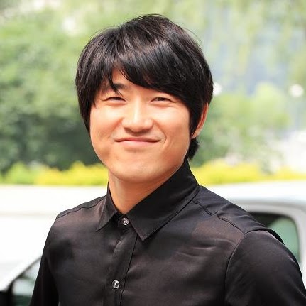Yong Han Photo 40