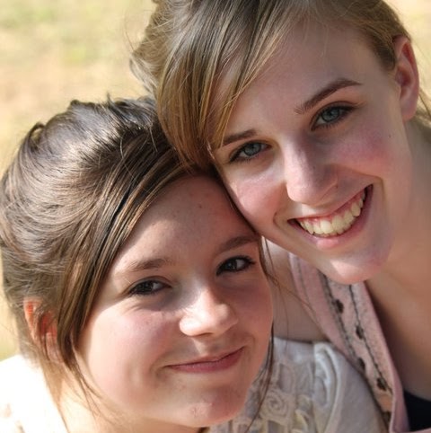 Julia Brown Photo 25