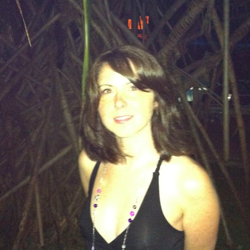 Leah Hamilton Photo 29