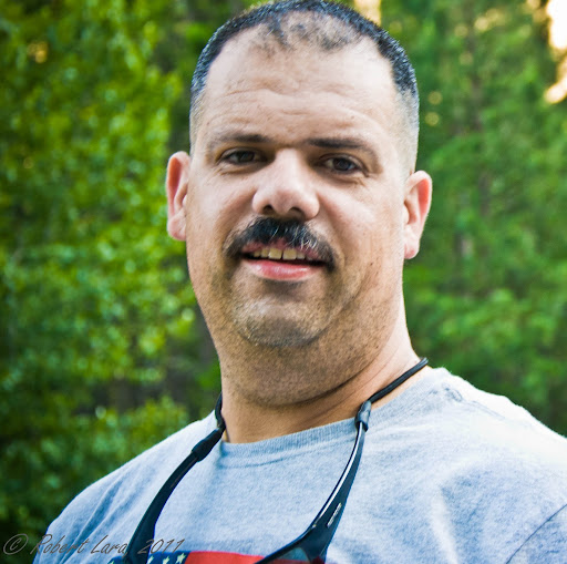 Robert Lara Photo 8