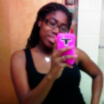 Alexis Lowe Photo 6