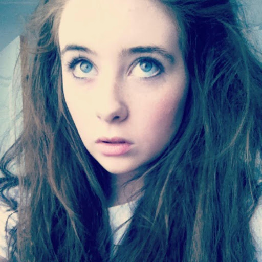 Eleanor Mills Photo 3