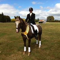 Gillian Mackay Photo 16