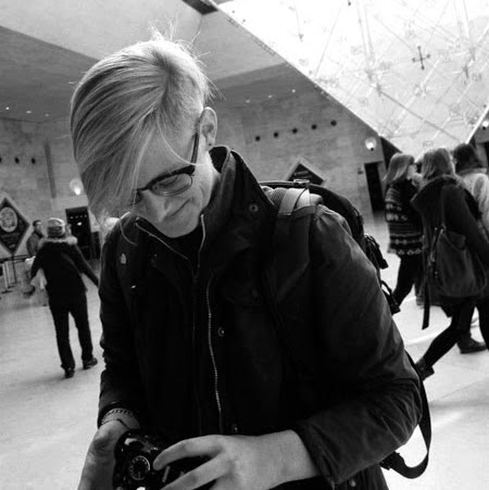 Caroline Edwards Photo 30