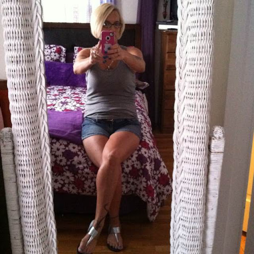 Toni Henson Photo 23