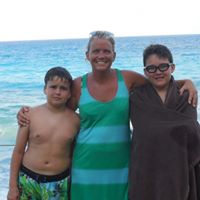 Lisa Hilliard Photo 22