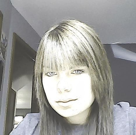 Anne Lutz Photo 18