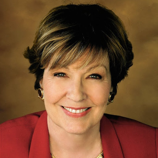 Michele Hall Photo 9