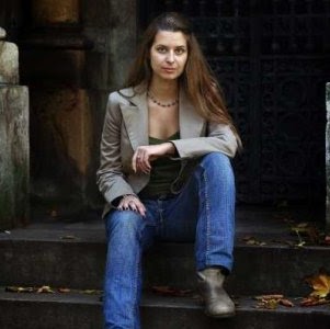 Diana Gordon Photo 19