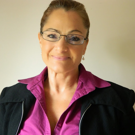 Angela Coleman Photo 40