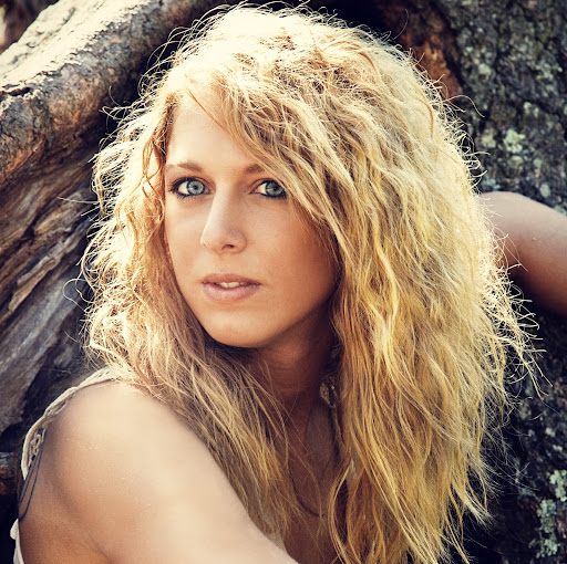 Leah Gardner Photo 6