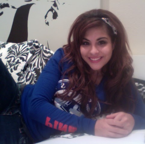 Heather Gonzalez Photo 33