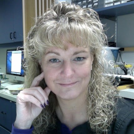 Dana Elliott Photo 33