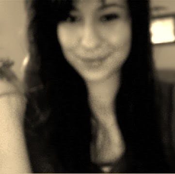 Erika Madera Photo 20