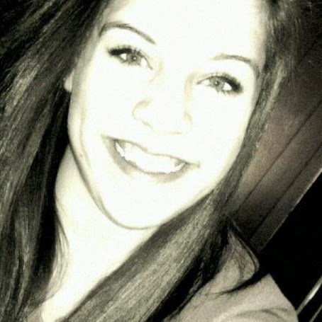 Anna Duffey Photo 8