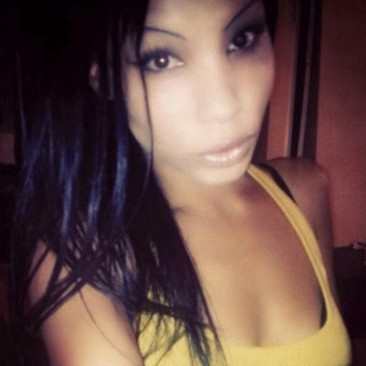 Niki Johnson Photo 23
