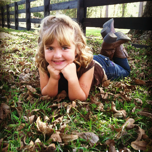 Lori Thompson Photo 17