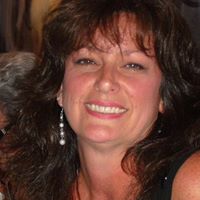 Laurie Krueger Photo 20