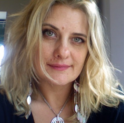 Elizabeth Rollins Photo 39