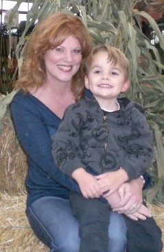 Laura Howard Photo 42