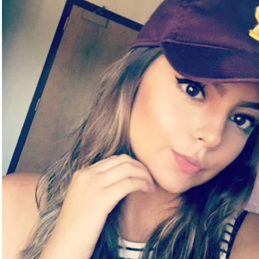 Michelle Salinas Photo 11