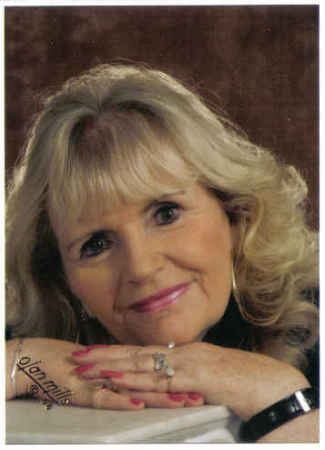 Carolyn Marshall Photo 12
