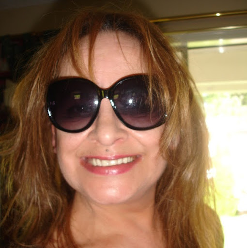 Gloria Fischer Photo 38