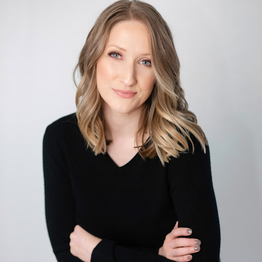 Kayla Hall Photo 26