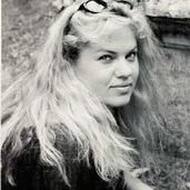 Clara Plummer Photo 7