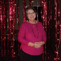 Linda Strong Photo 14
