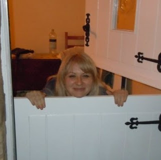 Danielle Sutherland Photo 11