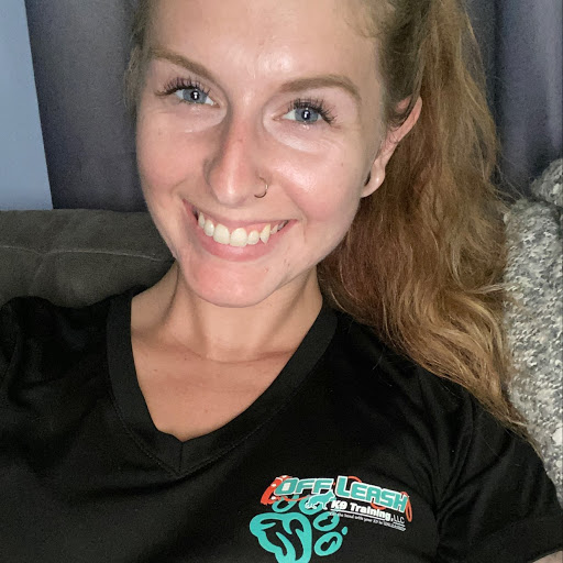 Cassandra Decker Photo 19