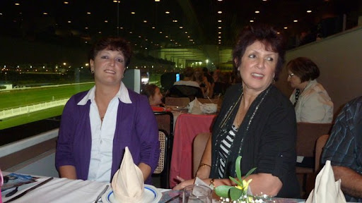 Belinda Simpson Photo 38