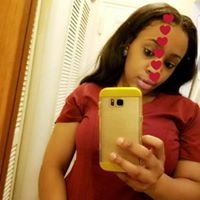 Faith Reid Photo 32