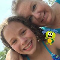 Lisa Hickson Photo 14