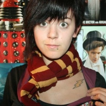 Emma Warren Photo 14