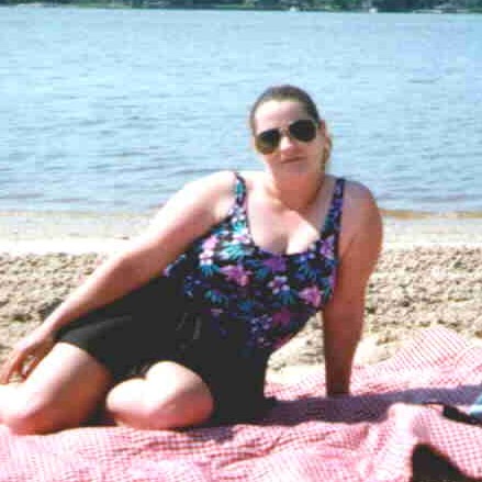 Sara Worthington Photo 9