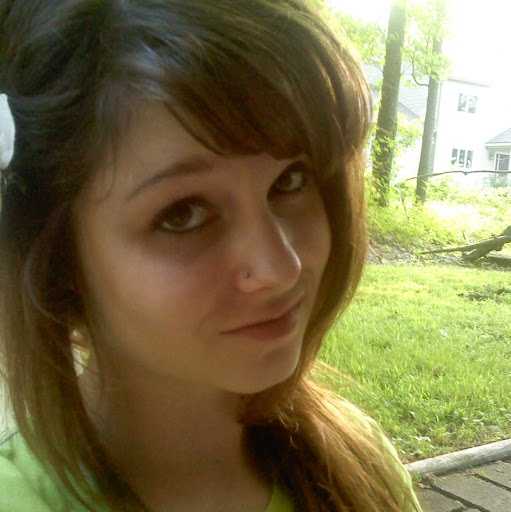 Alexis Burns Photo 32