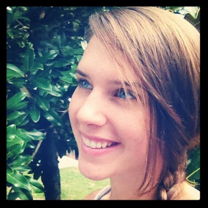 Victoria Warner Photo 14