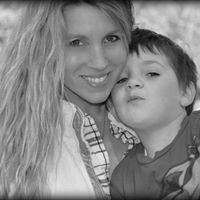 Julie Hillis Photo 13