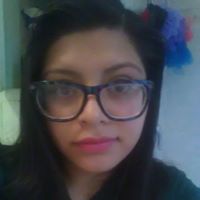 Yesenia Santos Photo 15