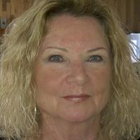 Elizabeth Hooker Photo 19