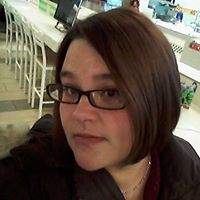Kristen Leach Photo 8