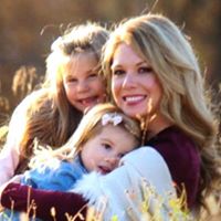Stephanie Turner Photo 31